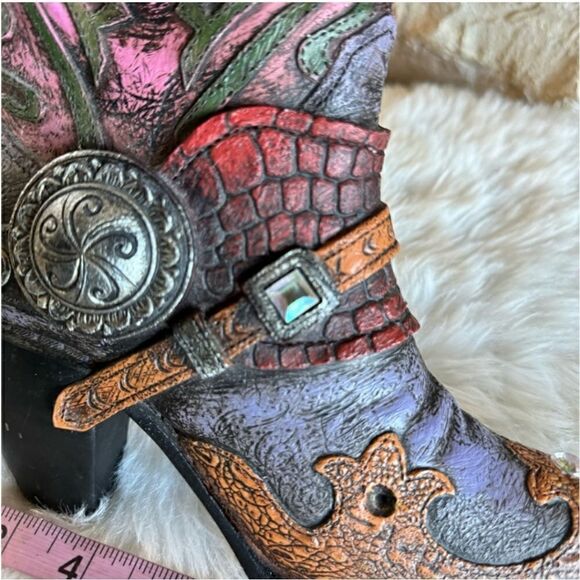 Western Boot Bedazzled Cowgirl Wall Hanging Decor - Picture 11 of 14